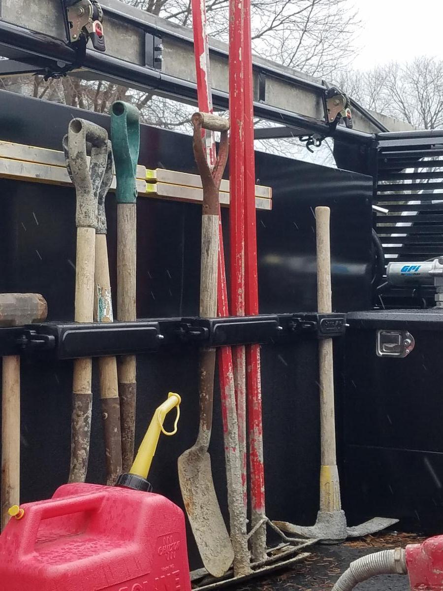 shovel rack, rake rack, tool rack, tool holder, broom rack, trailer, trailer tool rack